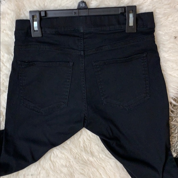 Like New H & M Black Skinny Stretchable Pants - Picture 2 of 6